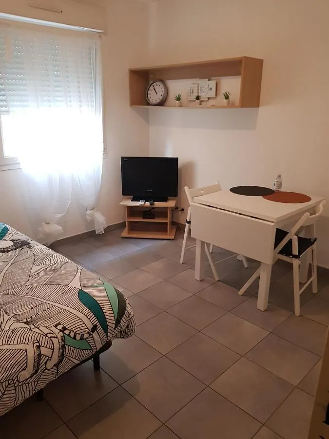 Marley Room Toulon 0*,