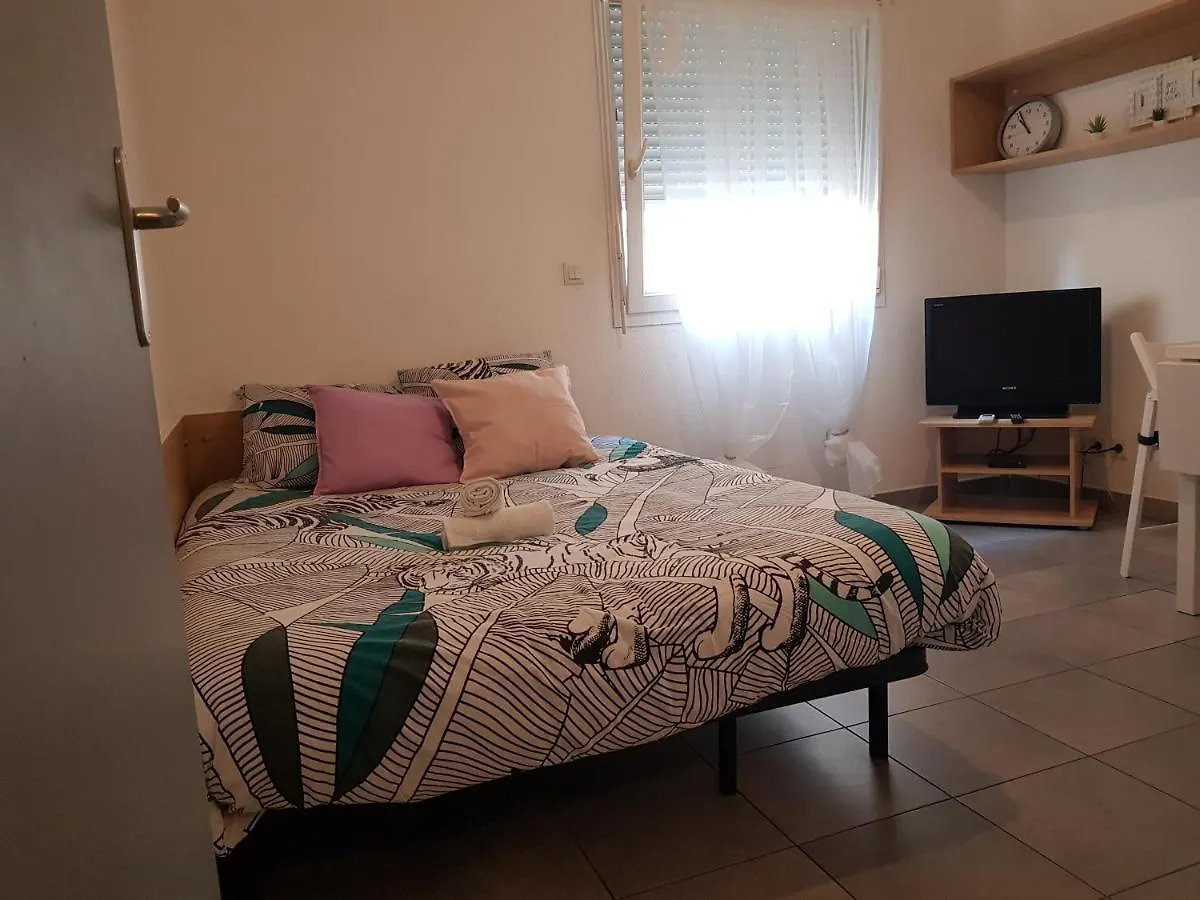 Marley Room Toulon 0*,  France